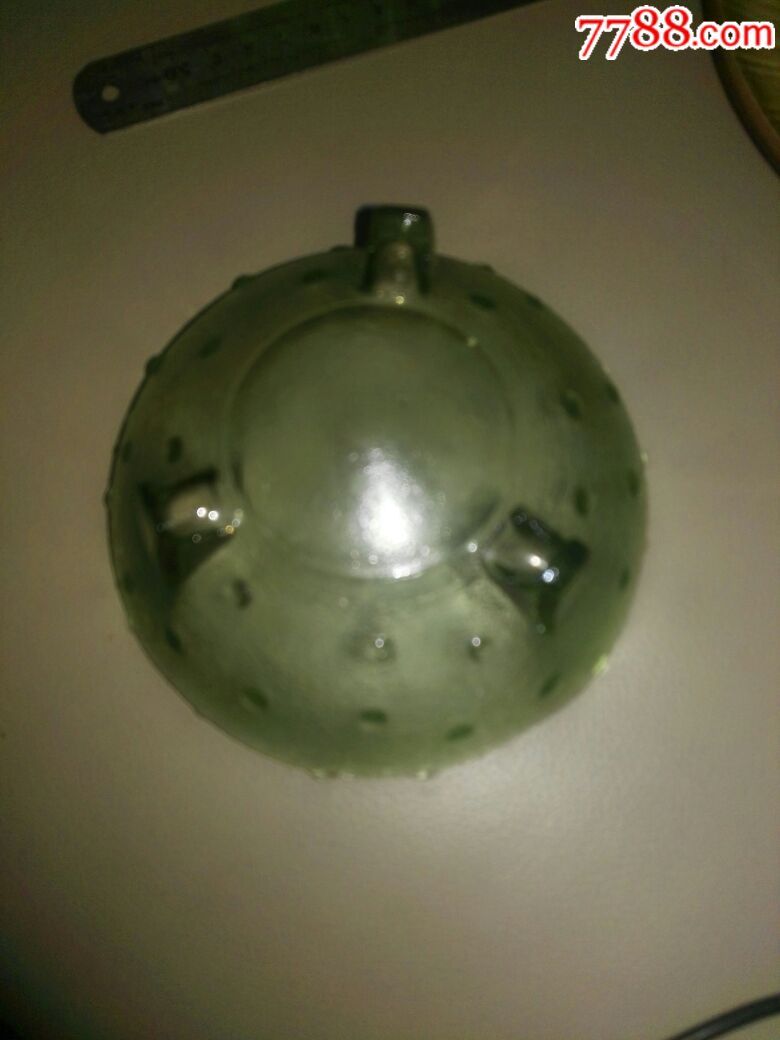 三足琉璃碗