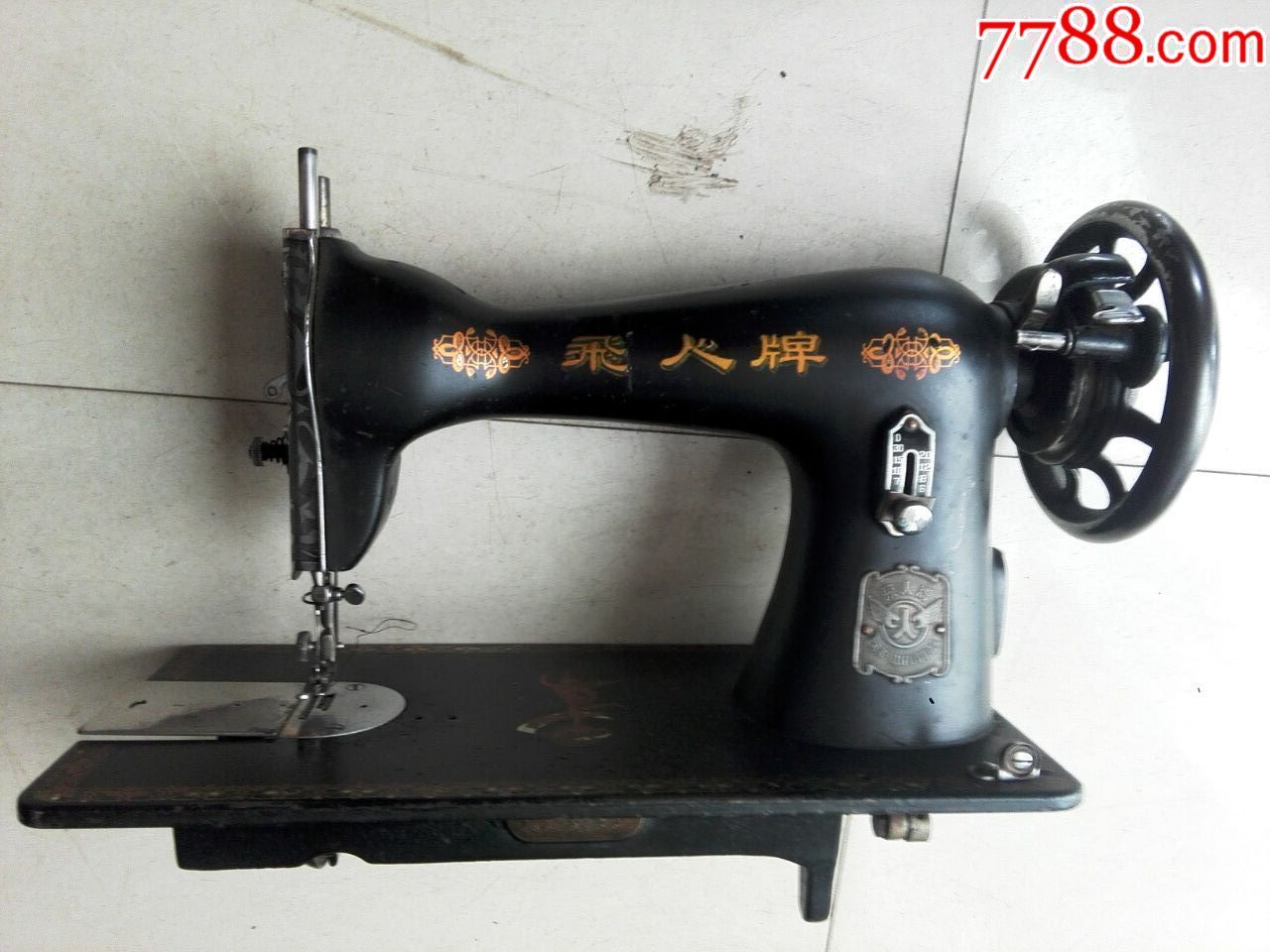 建国初期上海飞人牌缝纫机头