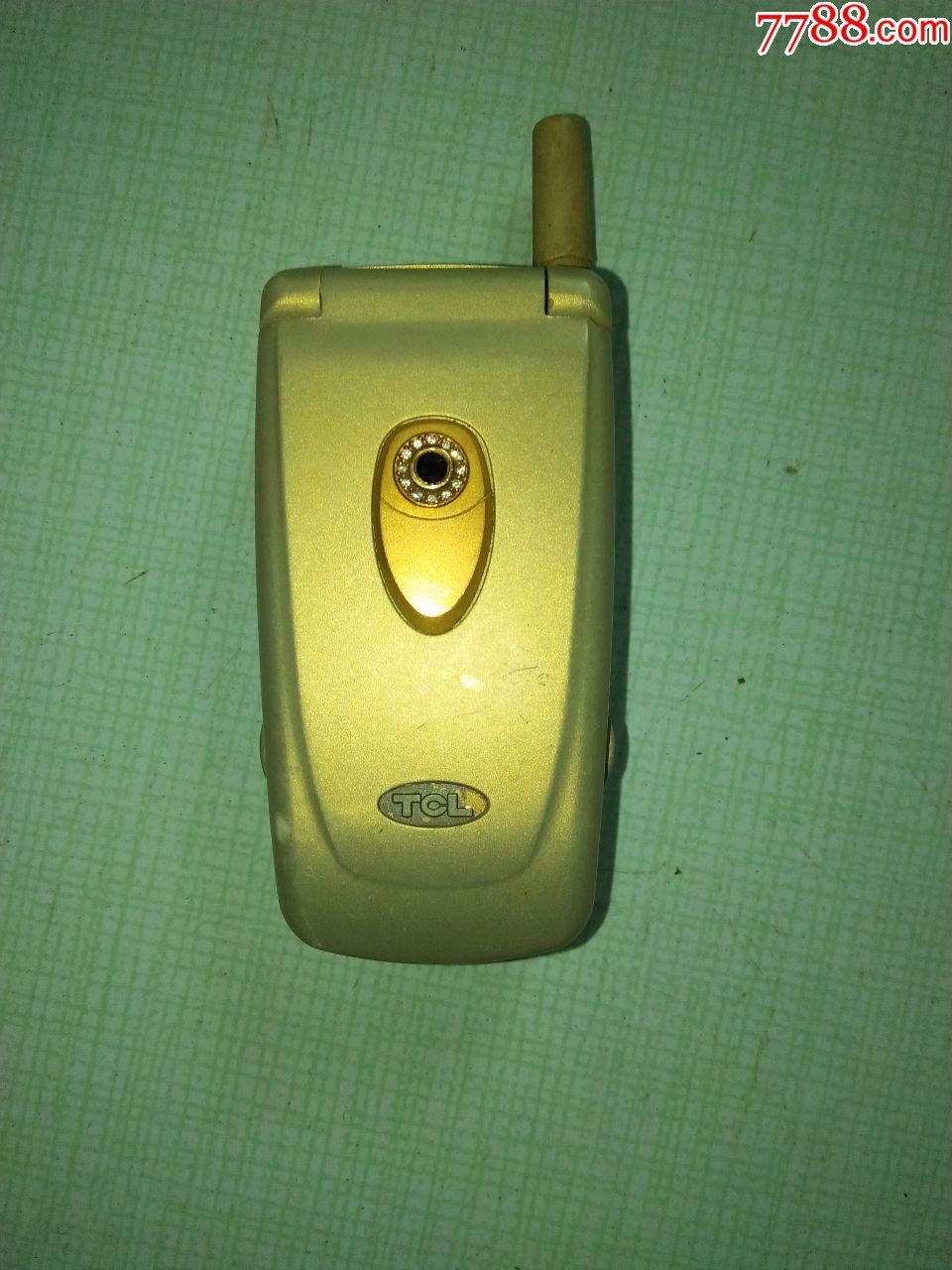 漂亮tcl翻盖手机(型号:不清)