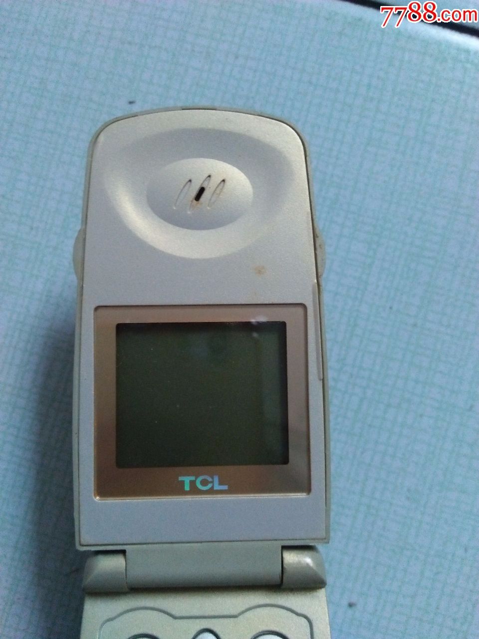 漂亮tcl翻盖手机(型号:不清)