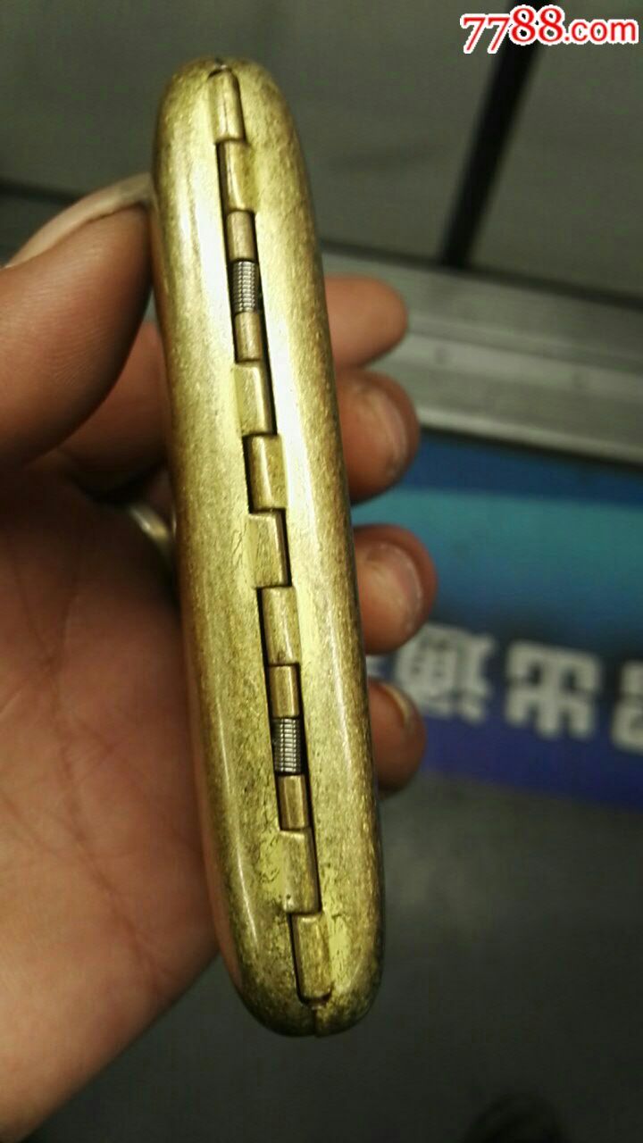 镀金双枪铜烟盒