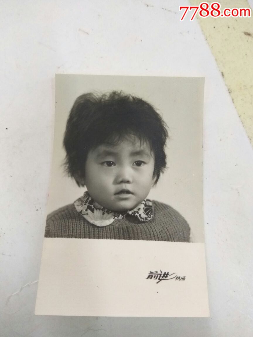 儿童黑白照片