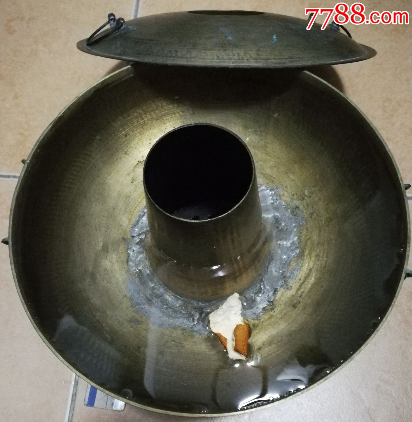 带盖铜(汤)火烧锅厚(重)度厚,锅深和锅大(可装水4斤1两以上)