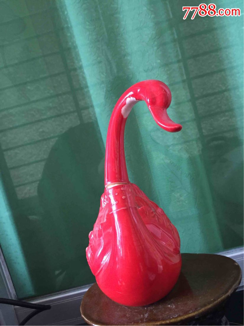 德化窑(红天鹅)酒瓶,少见