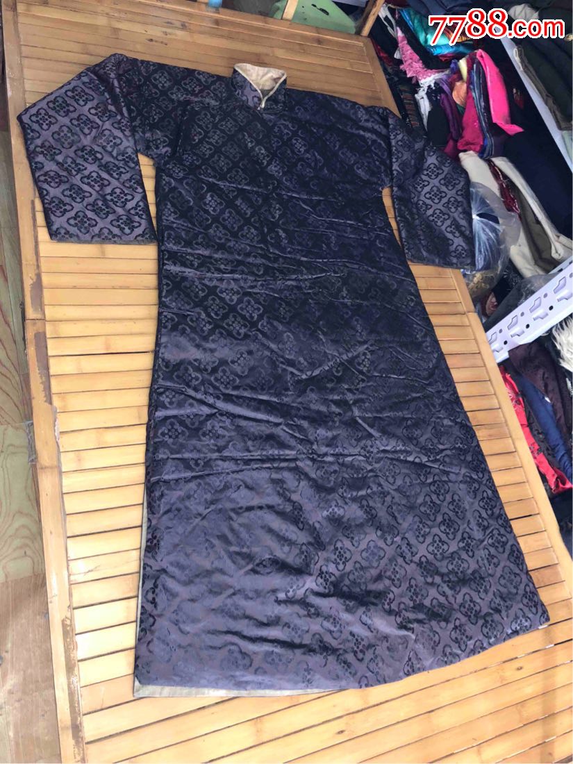 极少见美品民国缎子面灰鼠皮男人长袍