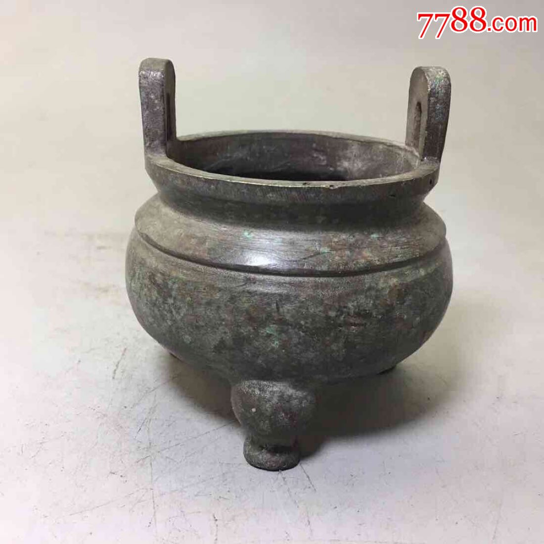 三足铜香炉一个
