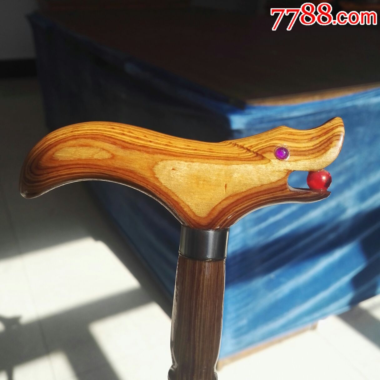 不知什么木头的龙头拐杖