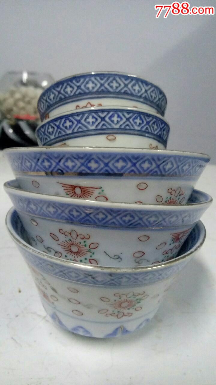 景德镇玲珑瓷茶碗5个,3个大的2个小的