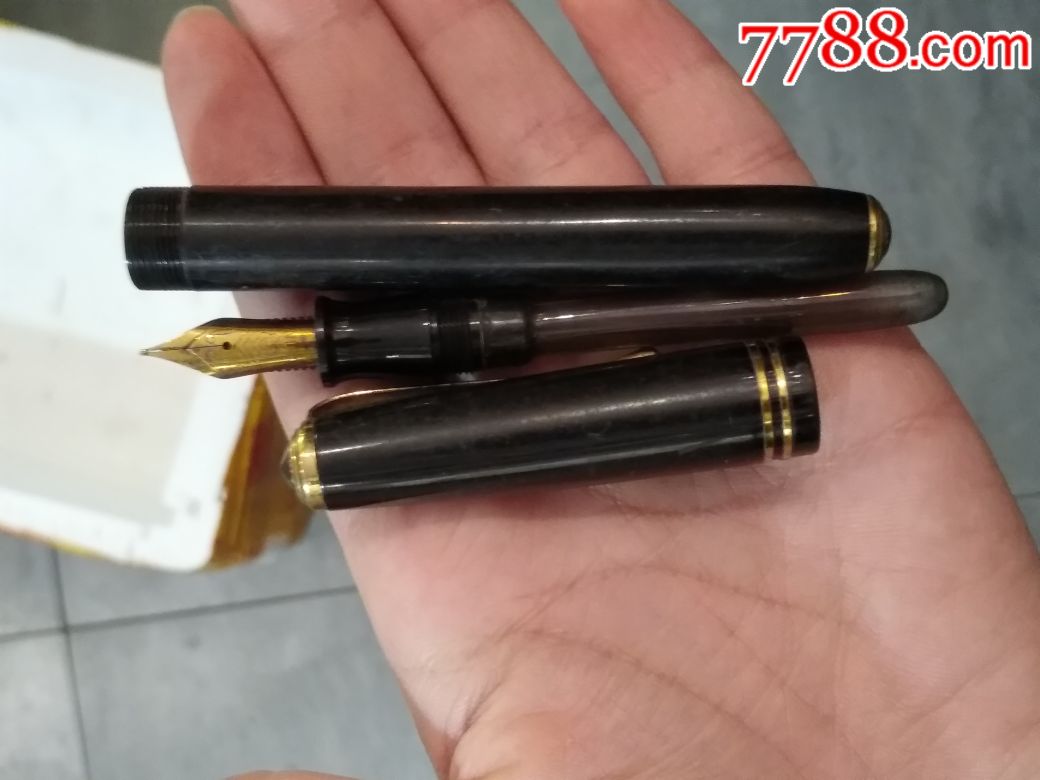少见的英雄牌黑钢笔