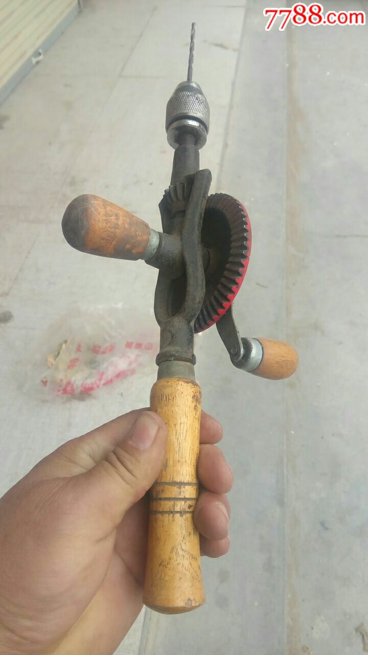 钻石牌手摇钻一个