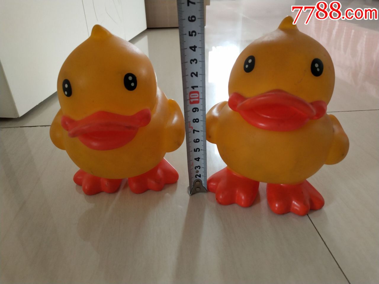 2只胶皮大嘴鸭子合拍,好品相,看图,鸭子的头可以拿下来的.