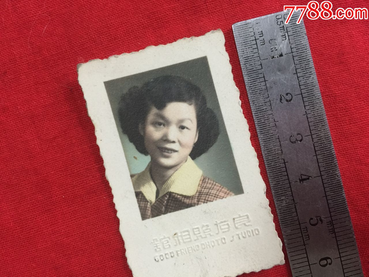 五十年代老照片:卷发女子半身照上海良友照相