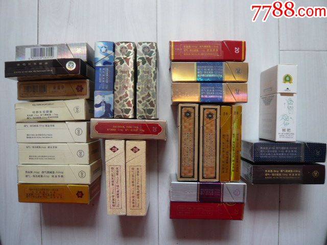 "黄鹤楼"硬盒香烟标,26种不同.