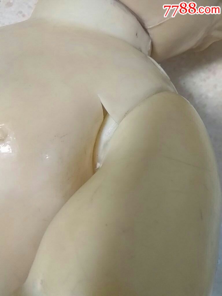 超大塑料娃娃