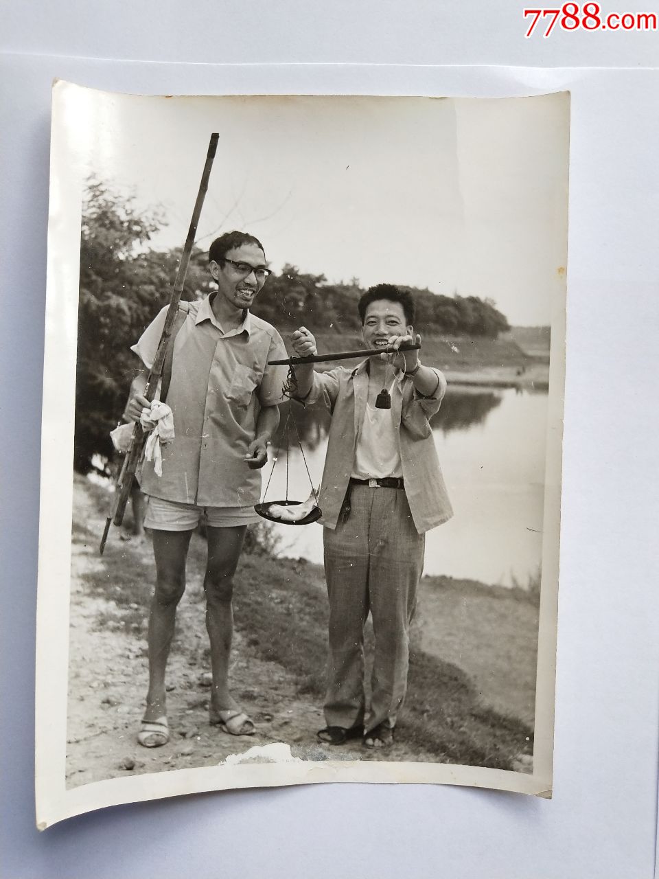 80年代,钓鱼(怀旧老照片)