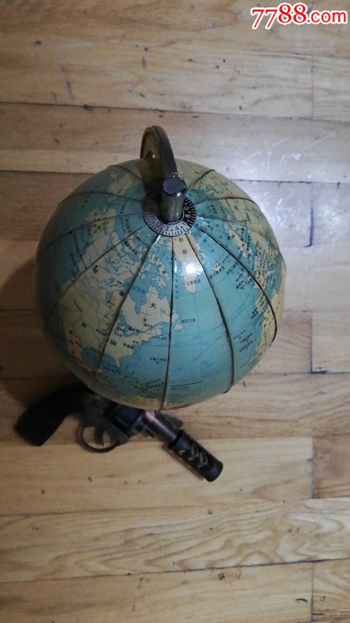 老式玩具两个