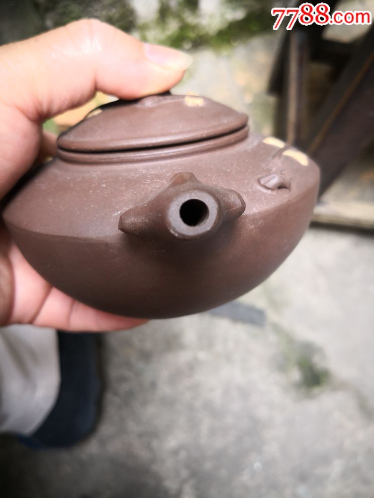 文革紫砂茶壶(梅花壶):400cl全品,底款(中国宜兴繁体字)【怀旧老上海