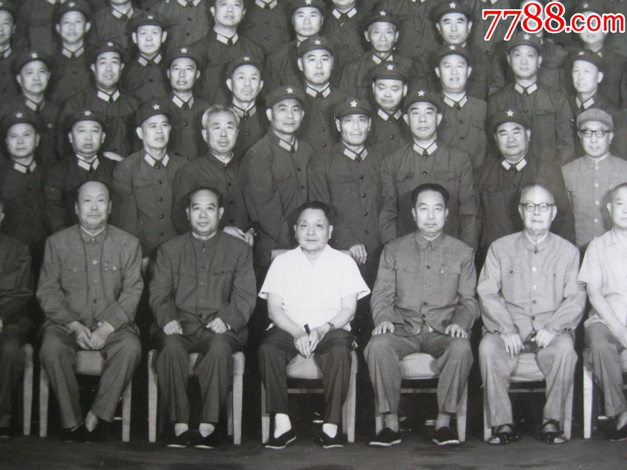 华主席叶剑英邓**李先念汪东兴副主席等党和国家领导人接接见全国民兵