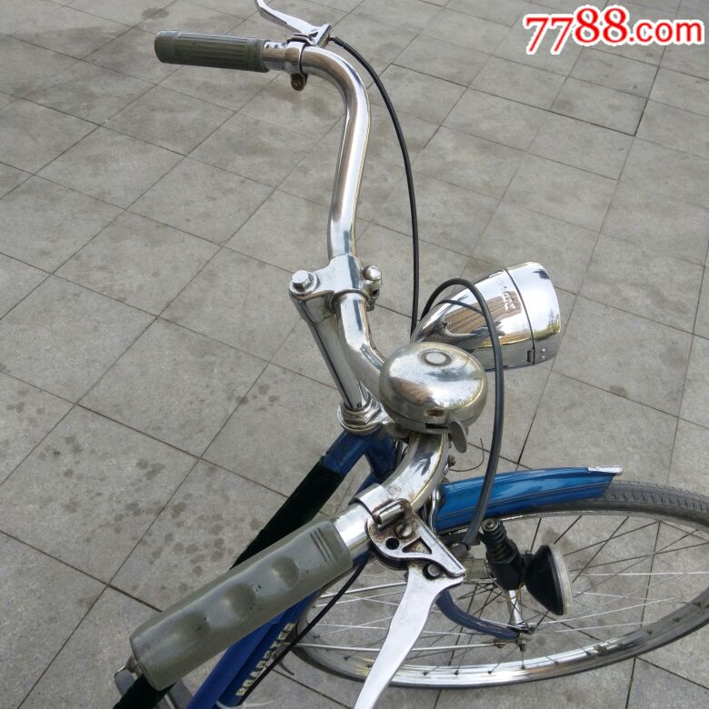 燕把线闸空梁兰色自行车.