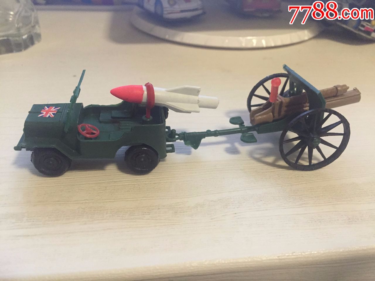 经典怀旧兵人坦克大炮吉普车塑料玩具