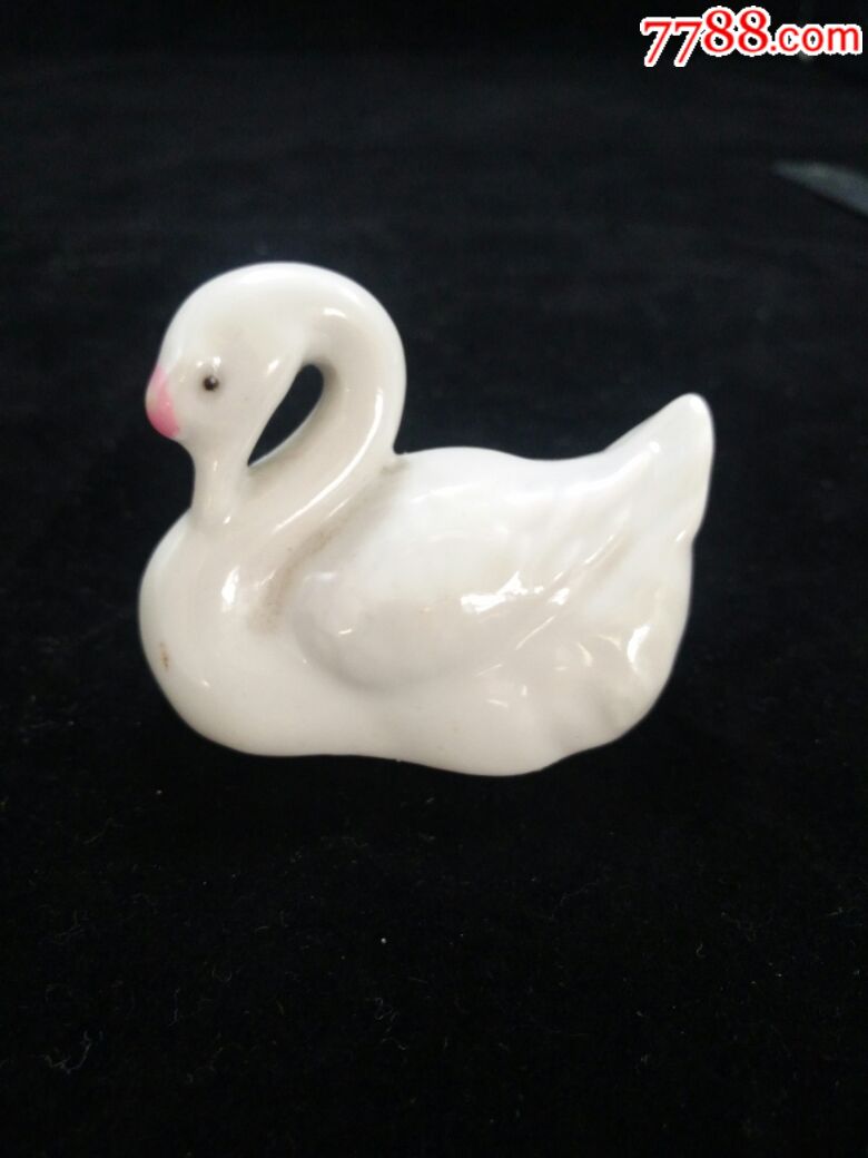 小额鹅摆件