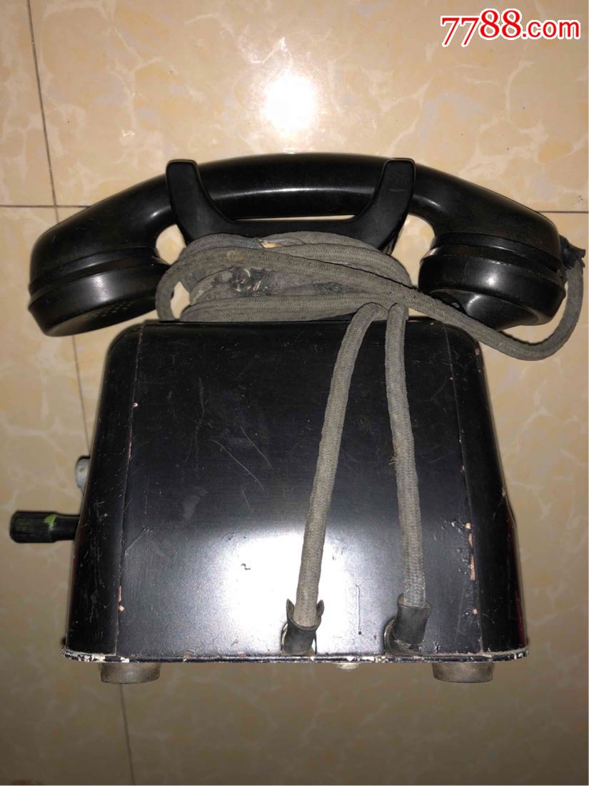 50年代手摇电话机