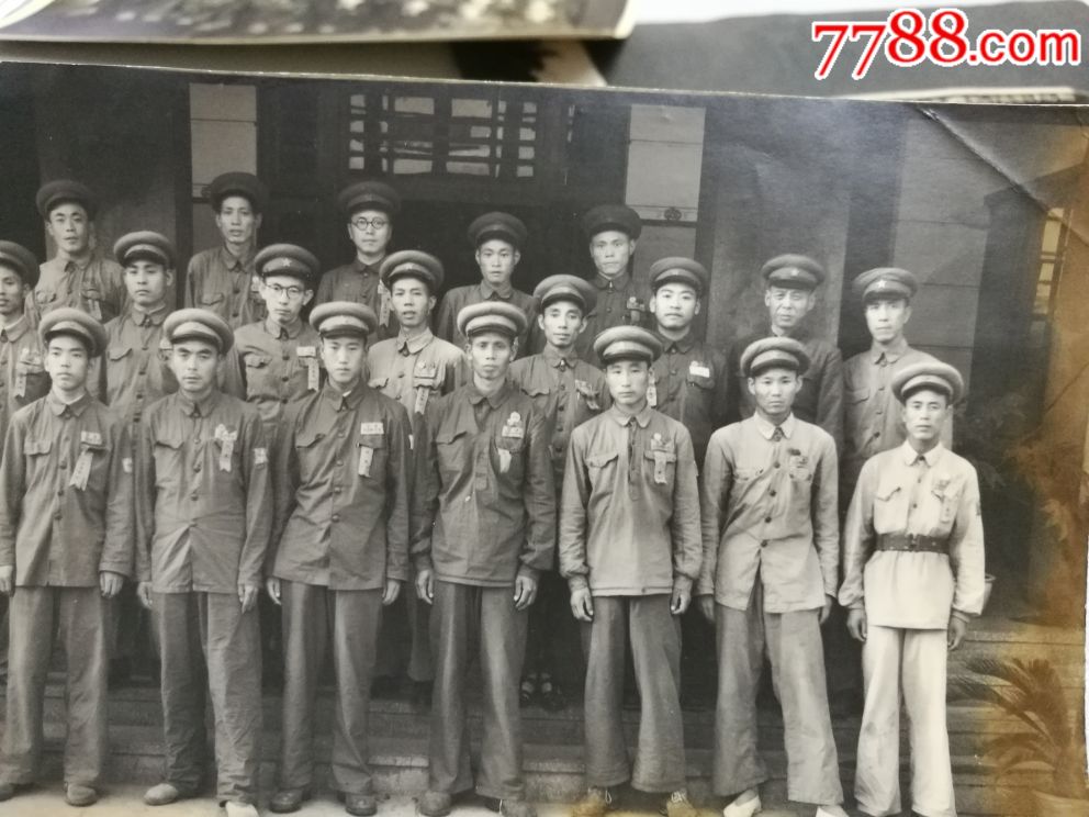 1951年中国人民解放军南京警备*队代表合影