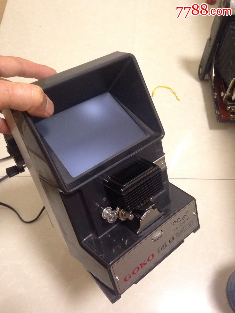 也可以当手摇放映机用