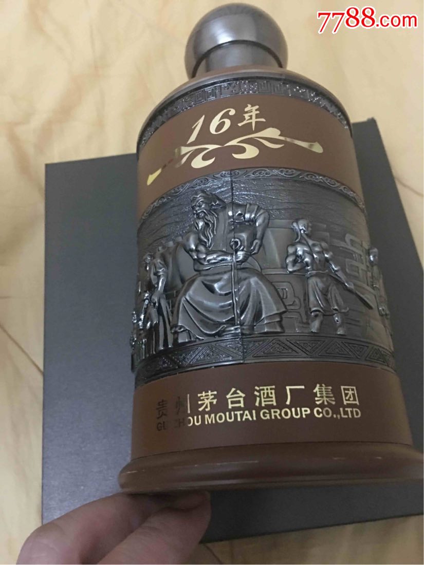 茅台酒厂集团出品十六年一瓶