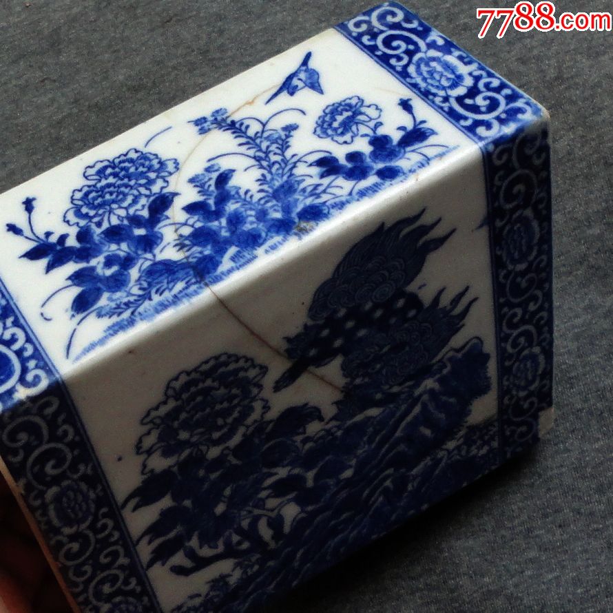 清青花瓷枕