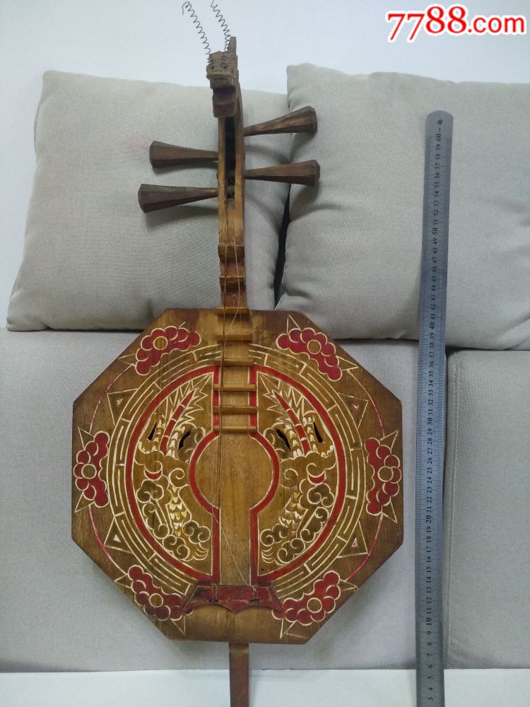 云南楚雄彝族月琴弦子八角琴火把节纪念老乐器有残破