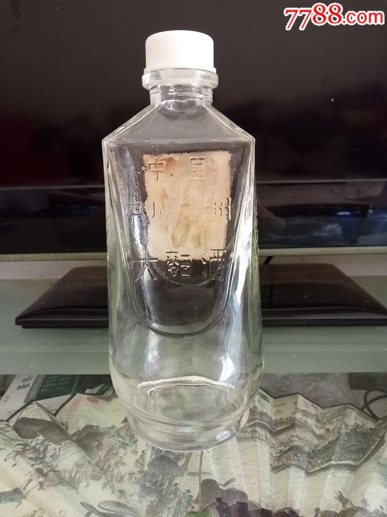 泸州老窖〈大曲酒〉老酒瓶一个稀少品种,麦穗