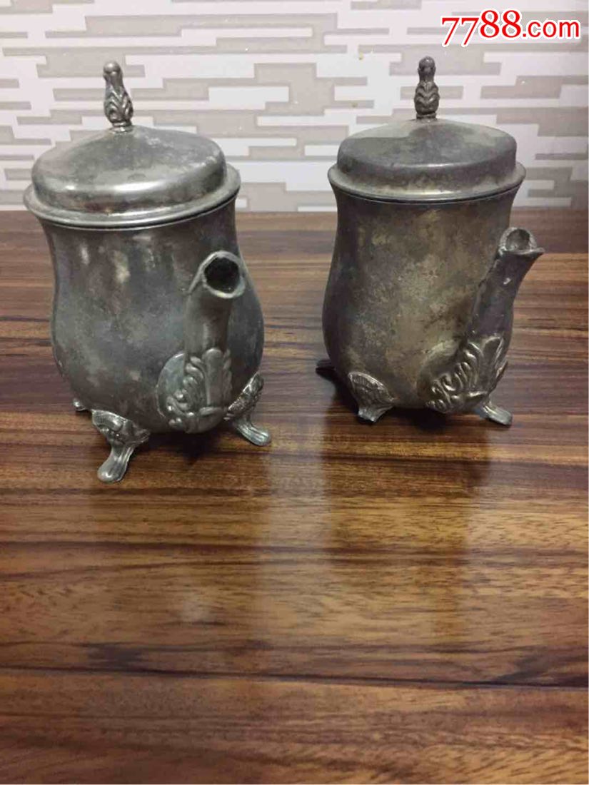 老式咖啡壶一对