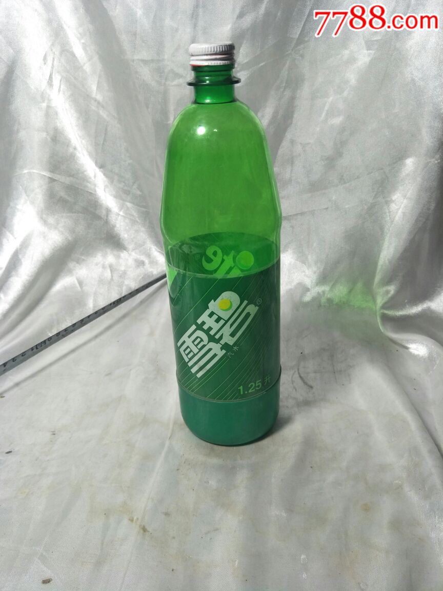 90年代可口可乐雪碧饮料瓶,看简介.