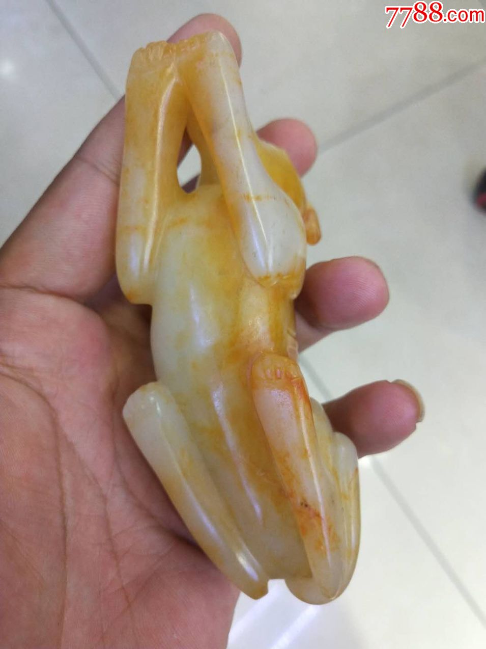 晚清,和田玉狗手把件,玉质细腻,雕工精细