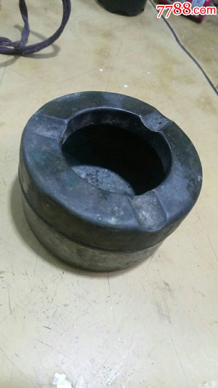 民国上海华兴厂出品铜烟灰缸