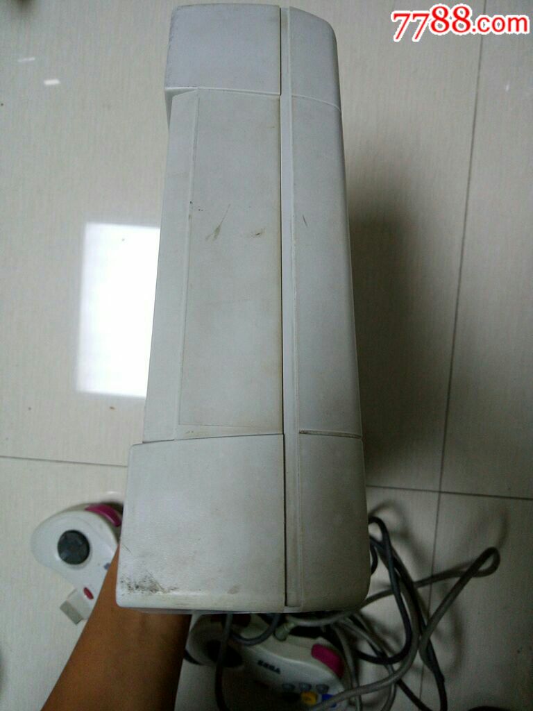 世嘉土星HST-3220游戏机一个,带俩手柄(一个