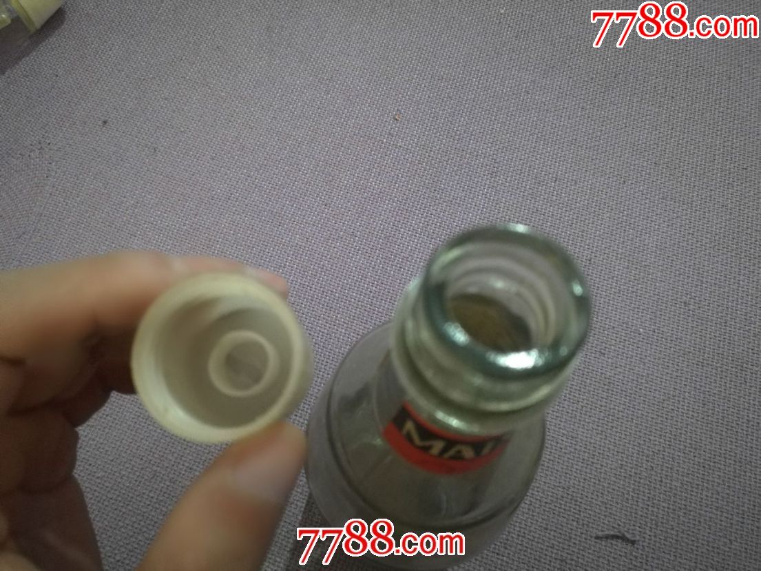88年贵阳名酒贵州广顺凉水井酒厂麦溪窖酒