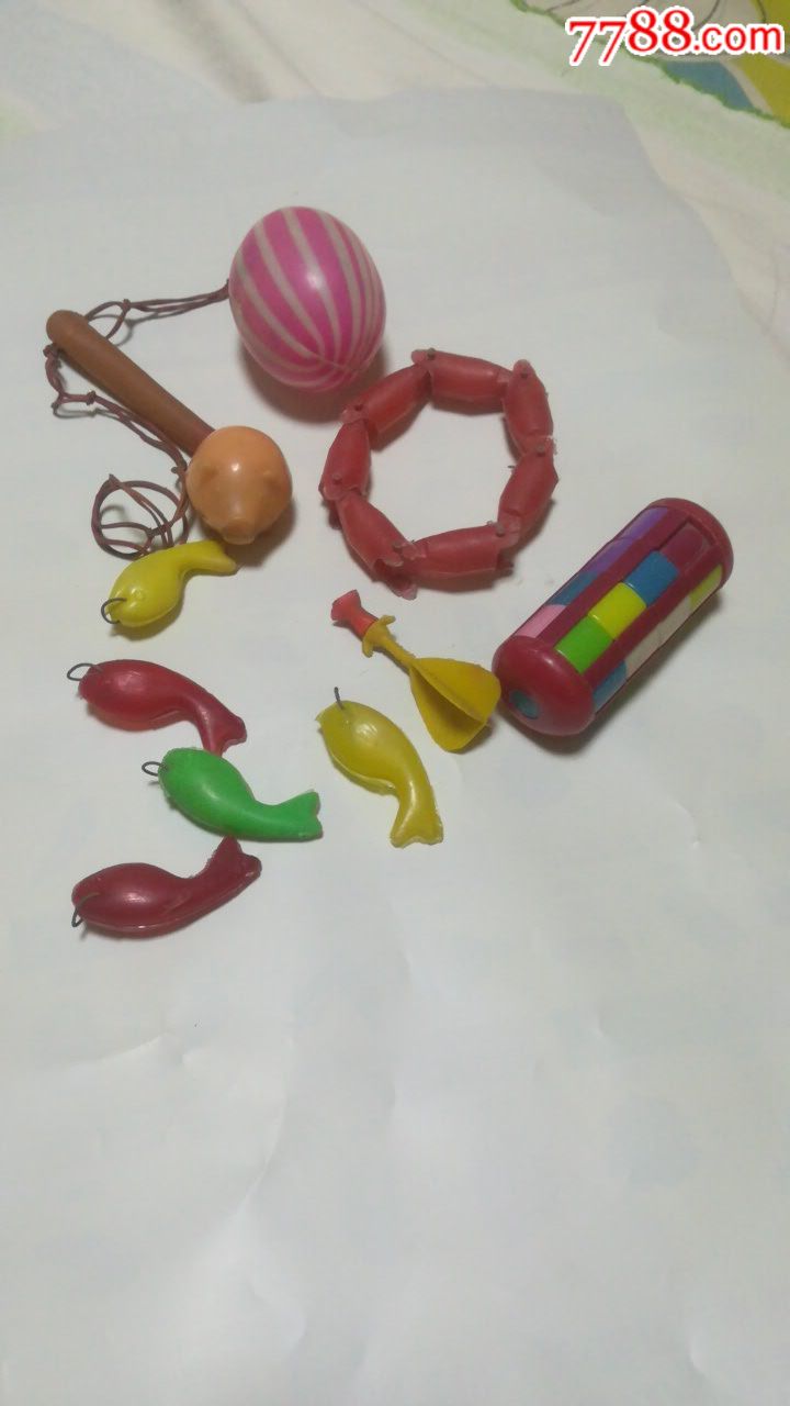 经典收藏七八十年代塑料小玩具一堆