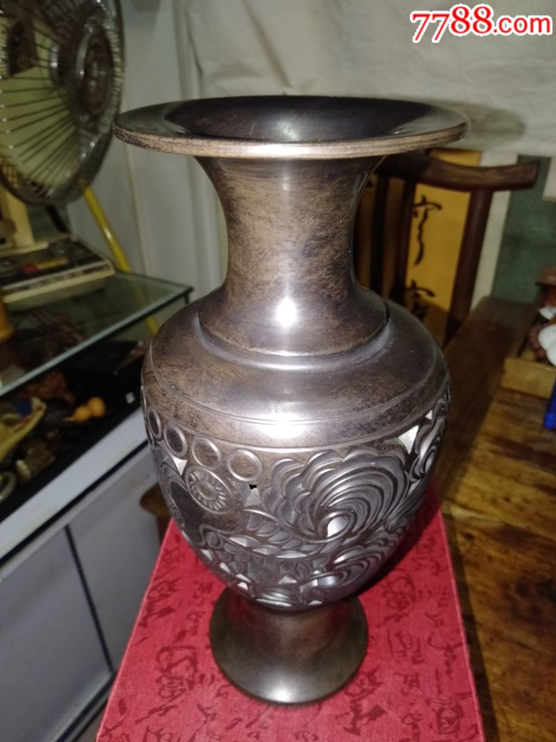 黑陶花瓶