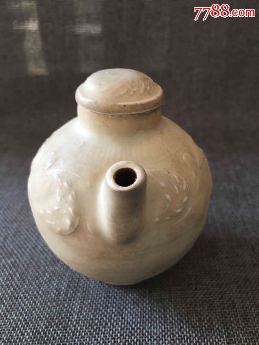 宋代影青窑青白釉印花执壶
