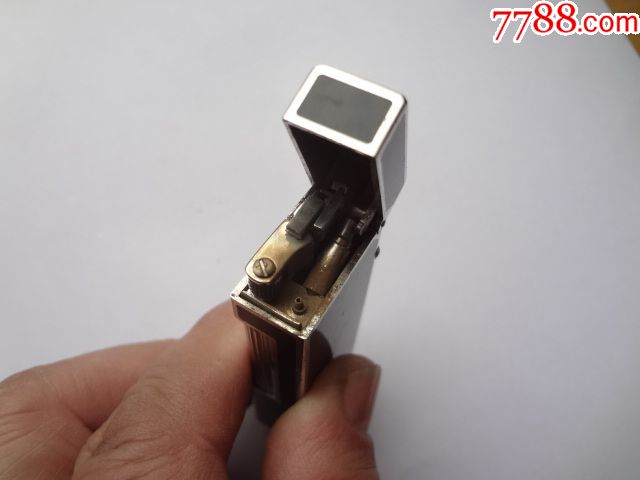 登喜路打火机