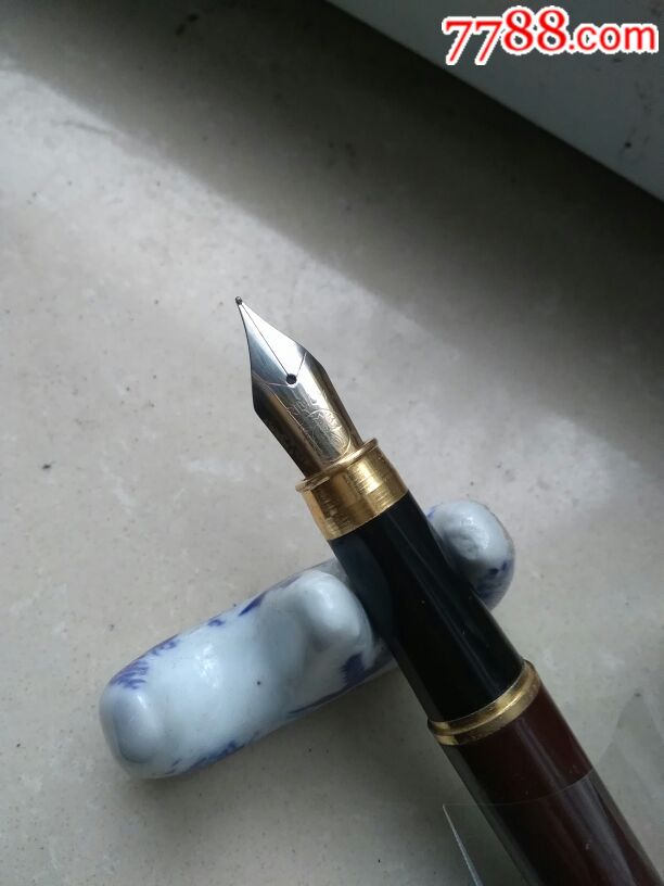 外国品牌国产钢笔双色笔尖有公鸡图案