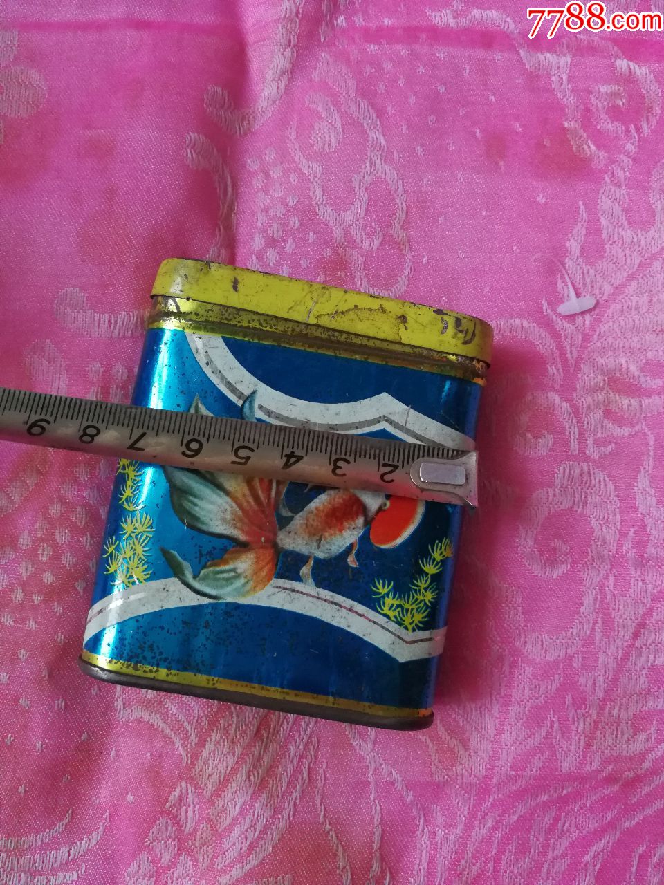 老式烟盒一个(m)