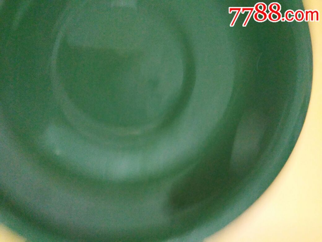 厚重的绿釉盘子一对