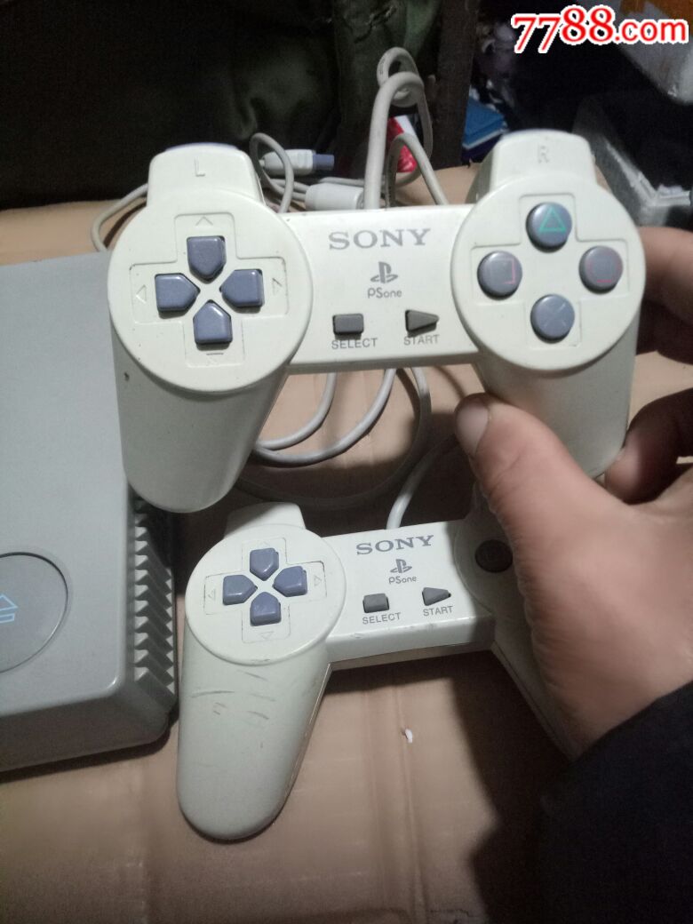 索尼光碟游戏机,品相如图