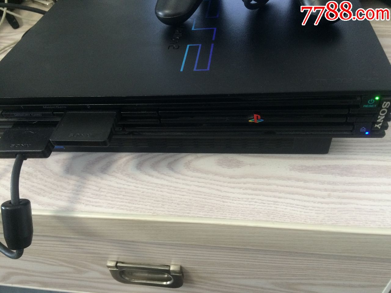 一台经典sony索尼scph-50006,ps2电视游戏机