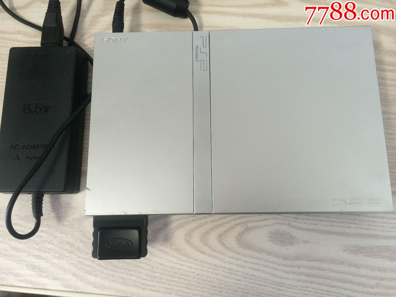 一台经典银色sony索尼scph-77000,ps2电视游戏机