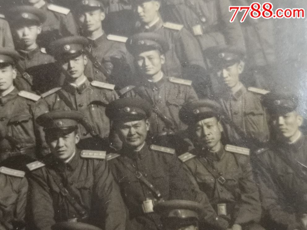 1957年五五式军官大合照(很多校官)拍多少是多少