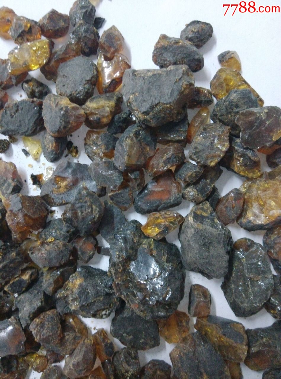 抚顺西露天琥珀原石.喜欢的看看,便宜卖,保真